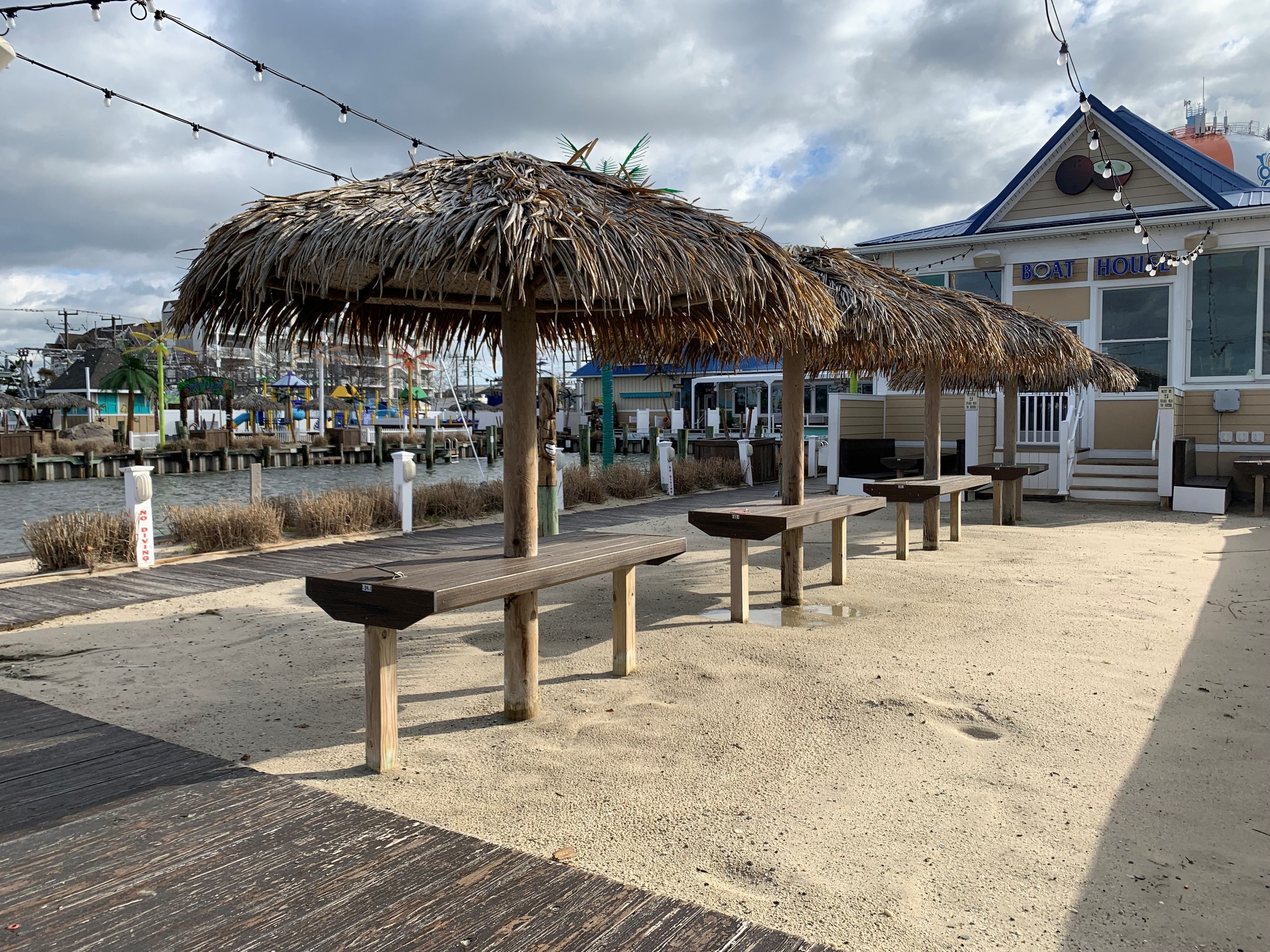 De Lazy Lizard, one of many accessible dock and dine restaurants